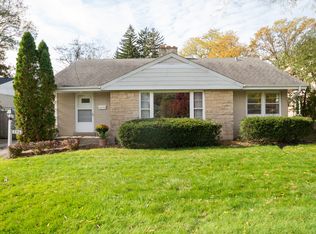 896 Pleasant Ave, Highland Park, IL 60035