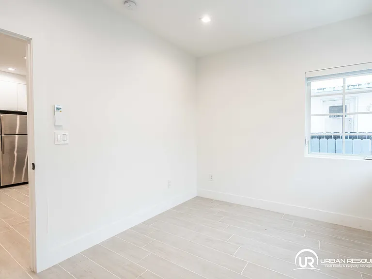 960 Jefferson Ave #105 — Photo 21