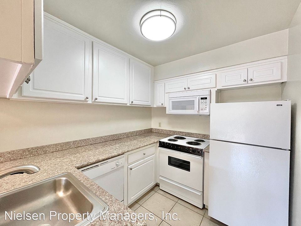 1st image of 3644 H St APT 09