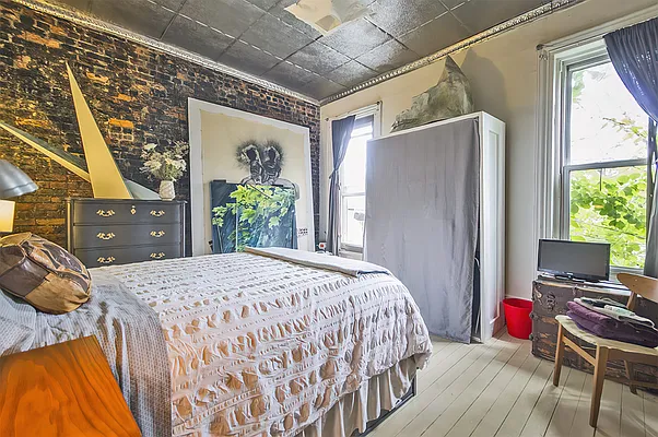 Rented by Level Group | media 10