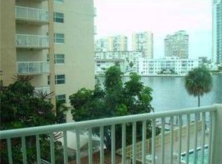 137 Golden Isles Dr APT 302, Hallandale, FL 33009