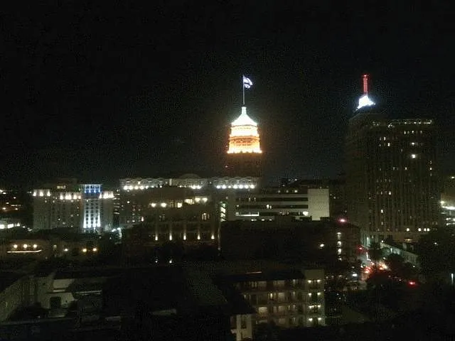 Brady Tower — Photo 7