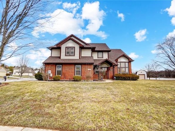 577 Autumn Creek Dr, Fairborn, OH 45324