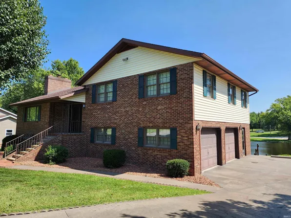 2122 Lakeview Dr, Washington, IN 47501