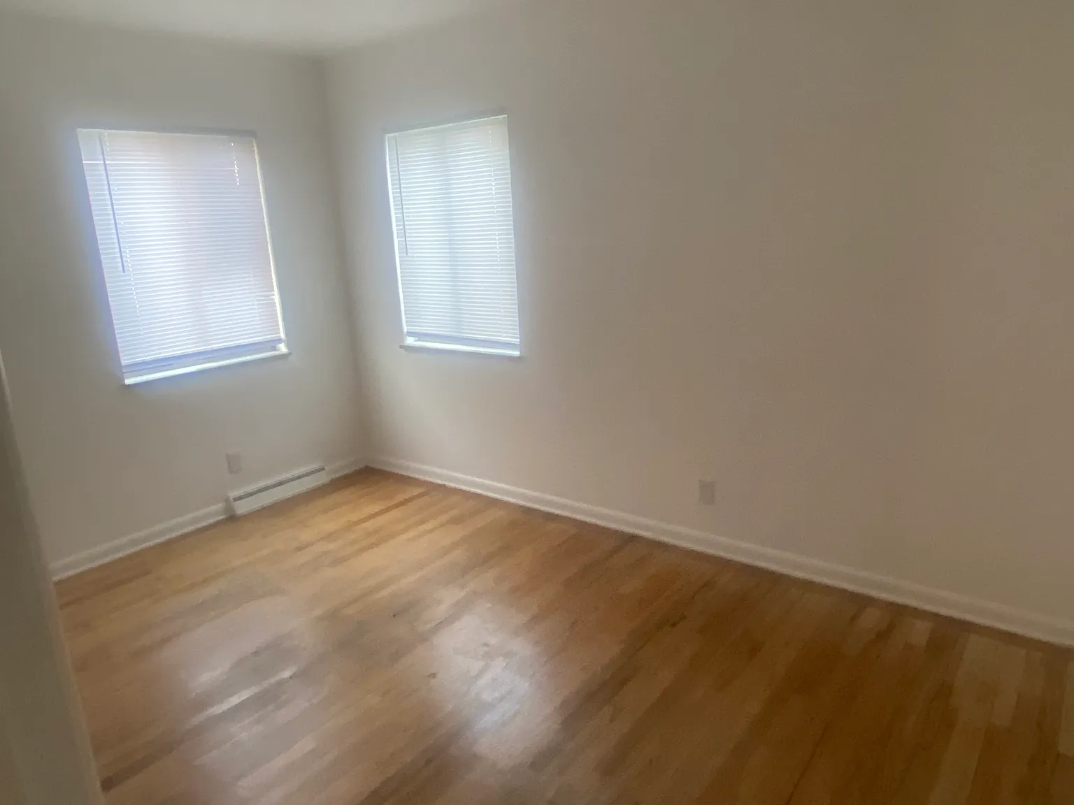 3 bed, 1.5 bath, 1200 sqft, $1,350 — Photo 2