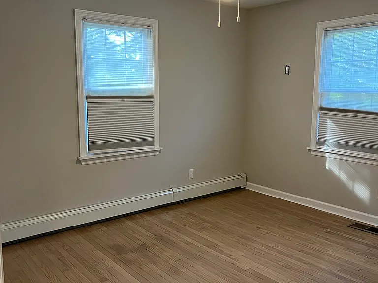 8 Robinview Ter — Photo 11