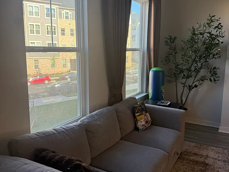 24180 Kilbride Ter — Photo 10