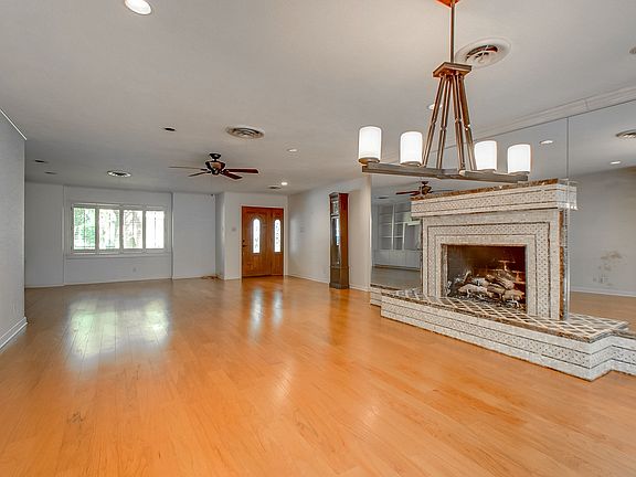 3228 Spanish Oak Drive-6.jpg