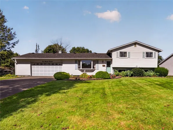 114 Harmony Dr, Rochester, NY 14626