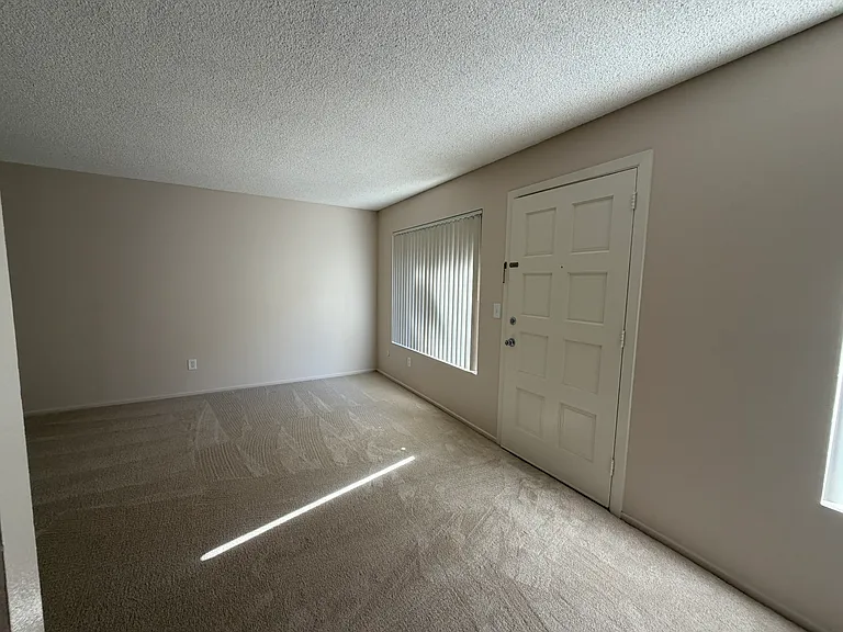 4746 W Point Loma Blvd #3 — Photo 6