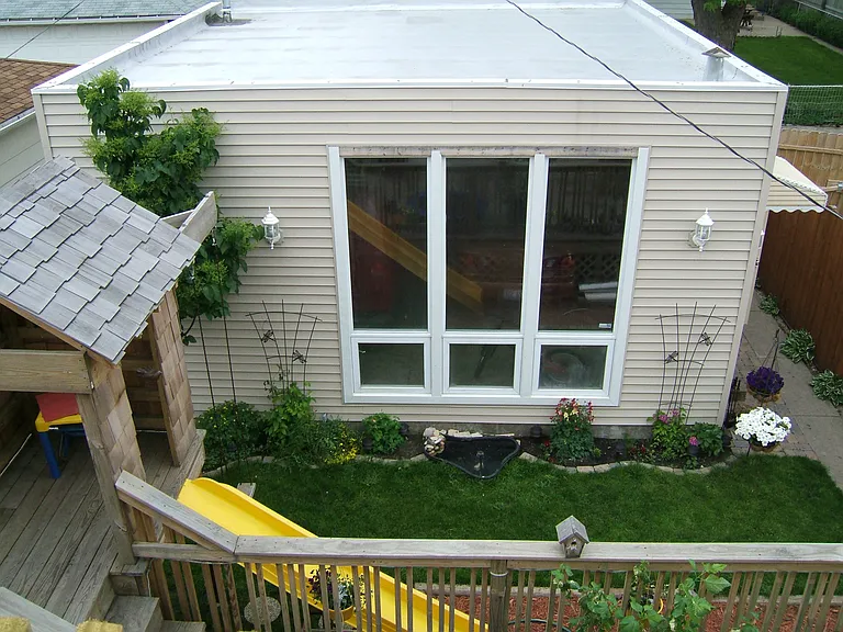2930 N Melvina Ave — Photo 7