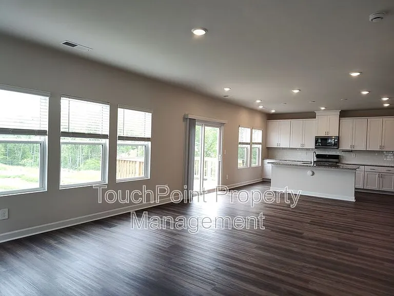 115 Sentinel Ct — Photo 10
