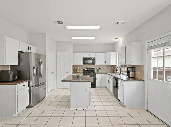 16114 Kintyre Point Rd, Houston, TX 77095