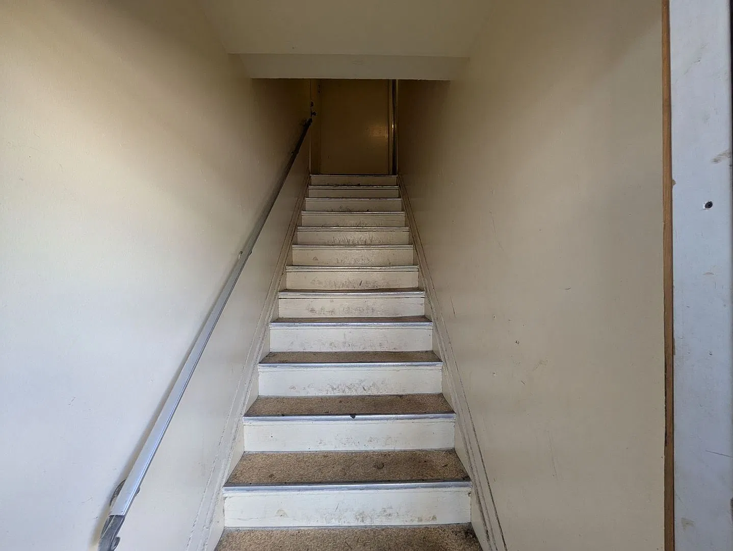 525-527 Campus St — Photo 3