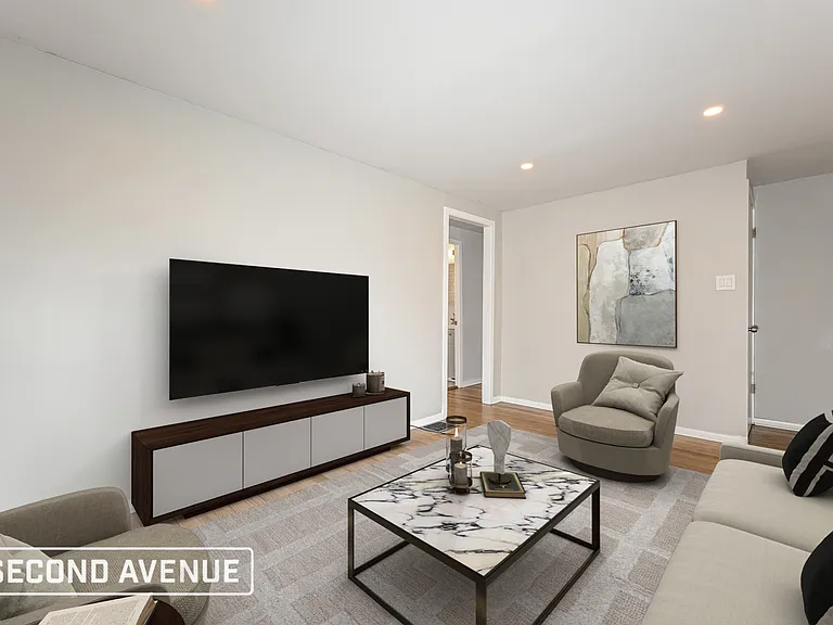 1886 Anderson Ave — Photo 2