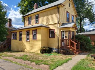131 Quaker Ln S, West Hartford, CT 06119