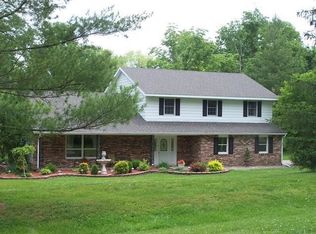 261 High Forest Dr, Carbondale, IL 62903