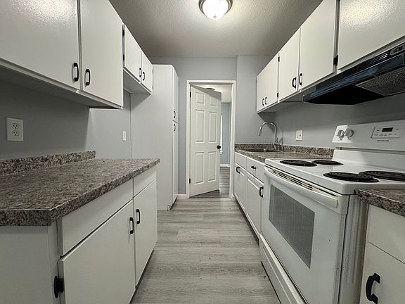 5th image of 170B5 Hillside Ave #B5