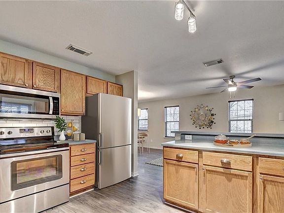 5th image of 205 W M L King Jr Blvd