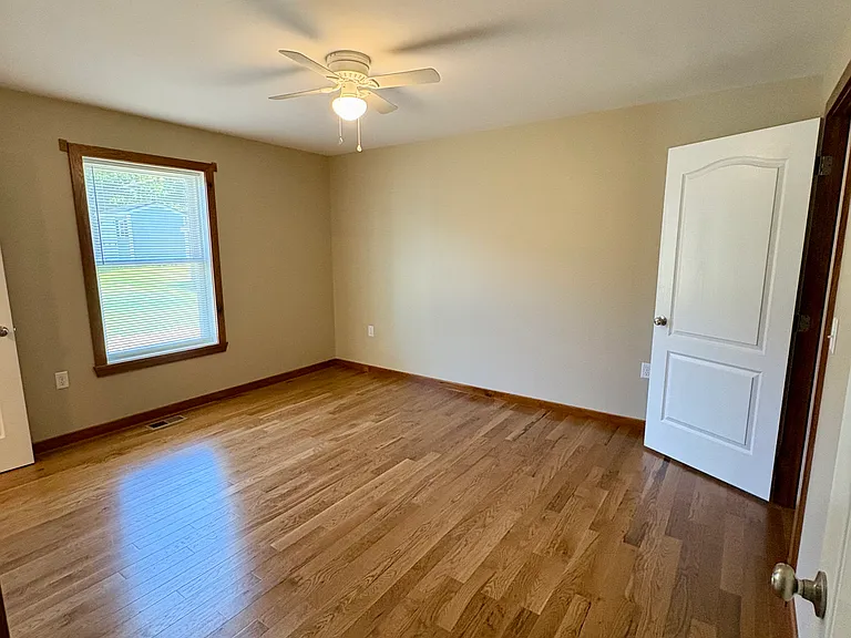 90 Hanshew Ln — Photo 7