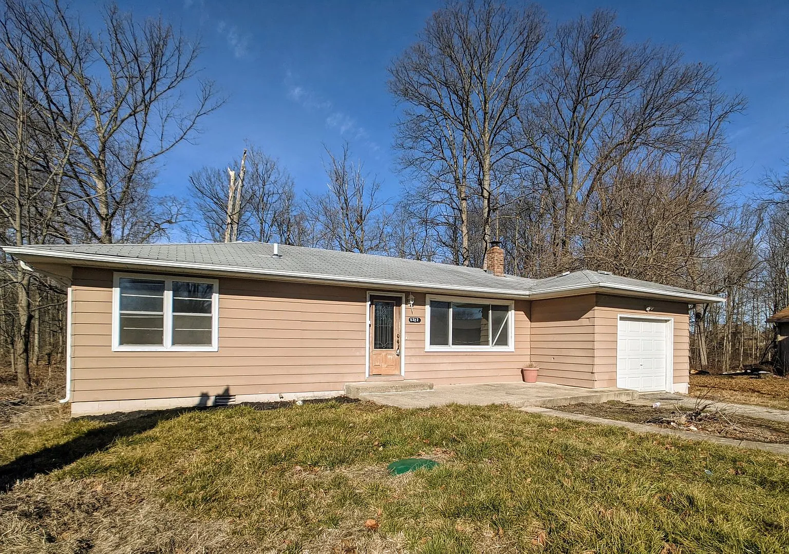 Adorable 3 bed 1 bath home in Greenwood! — Photo 3