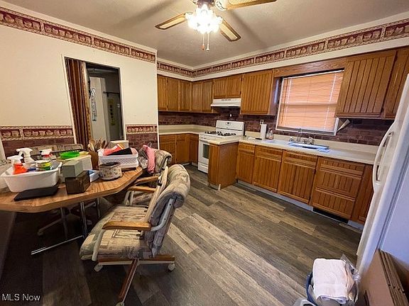 2nd image of 601 Fairfax Cir