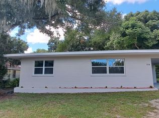 5801 12th St, Zephyrhills, FL 33542