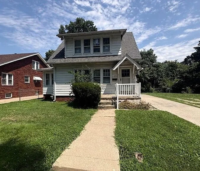 1076 W Packard St — Photo 1