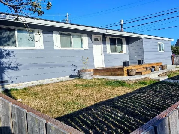 494 S Whipple St, Fort Bragg, CA 95437