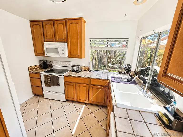 505 Smoketree Gln — Photo 10