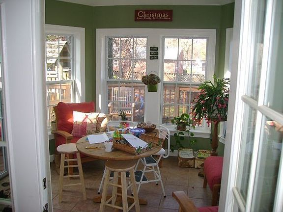 BEAUTIFUL SUNROOM