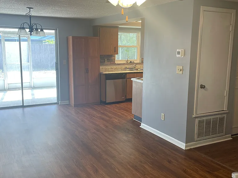 1312 Willow Valley Dr — Photo 15
