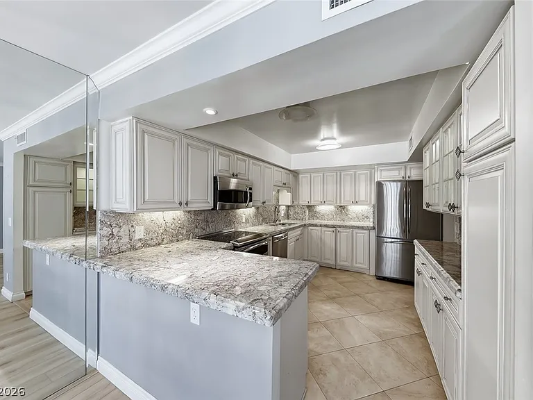 205 E Harmon Ave #405 — Photo 13