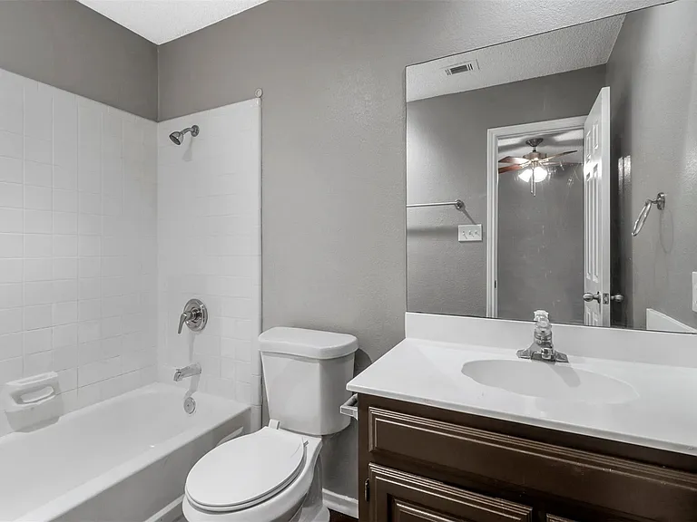 814 Custer St #1 — Photo 13