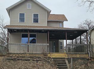 609 E 8th St, Muscatine, IA 52761