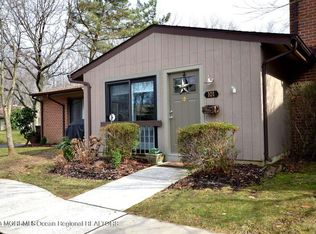 101 Hancock Ct, Red Bank, NJ 07701