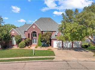 1227 Pembrooke Dr, Warrensburg, MO 64093