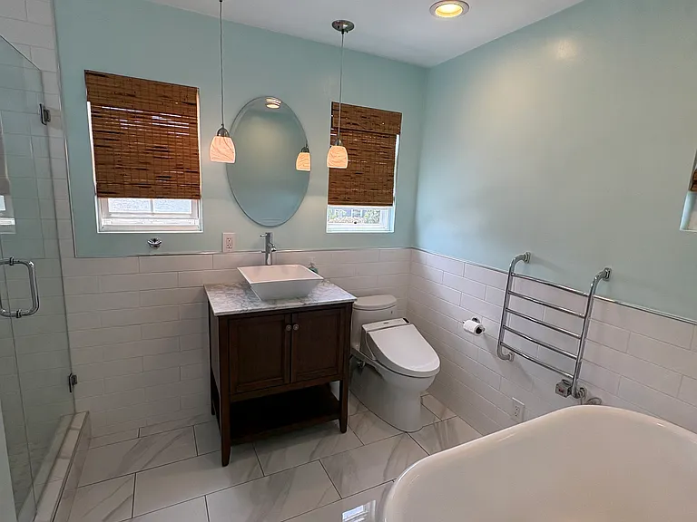 606 Spruce St — Photo 3