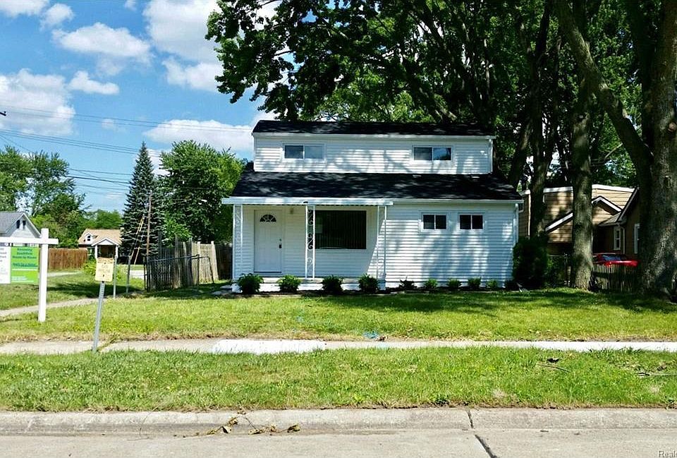2nd image of 28590 Marshall St
