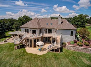 W265S8650 Rustic View Ln, Mukwonago, WI 53149