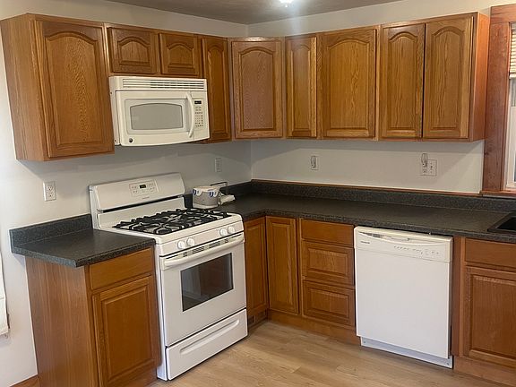 4th image of 6 Maple Ave #A