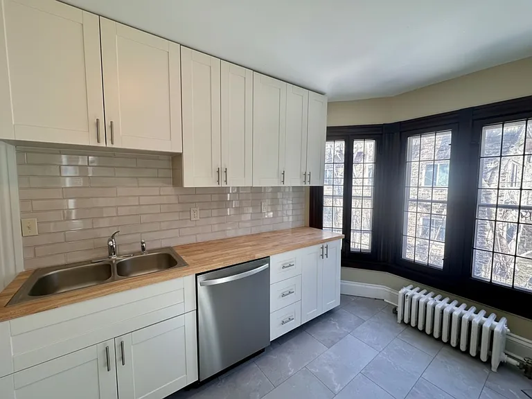 2216 E Ivanhoe Apartments — Photo 6