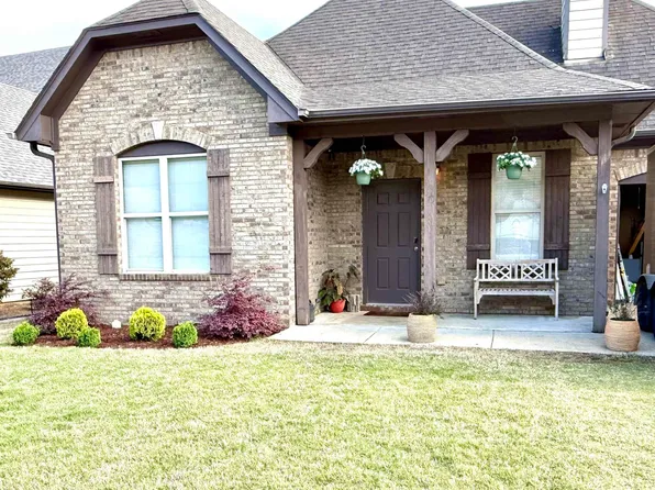 1179 Washington Dr, Moody, AL 35004
