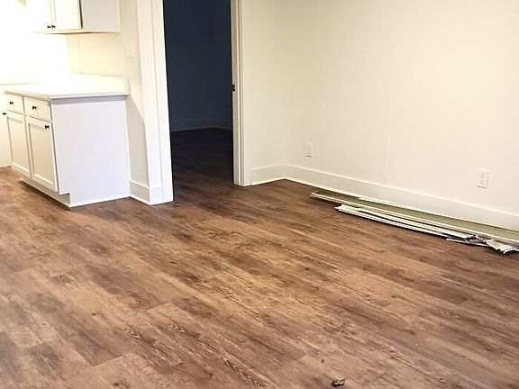 3rd image of 1415 Memorial Dr APT C