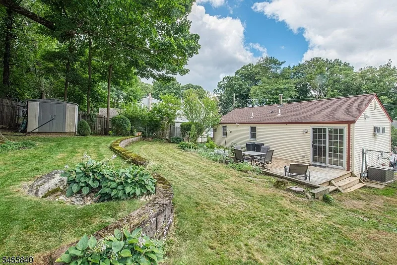 2 bed, 1.0 bath, $2,500 — Photo 2