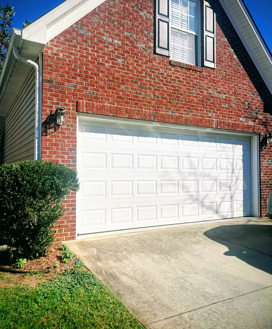 3 bed, 2.5 bath, 2122 sqft, $1,800 — Photo 2