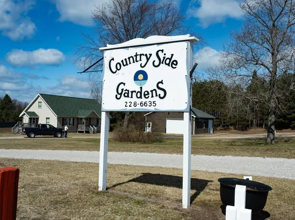 3582 S Good Harbor Trl, Cedar, MI 49621