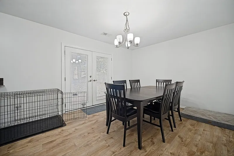 4 bed, 2.5 bath, 1716 sqft, $2,500 — Photo 4