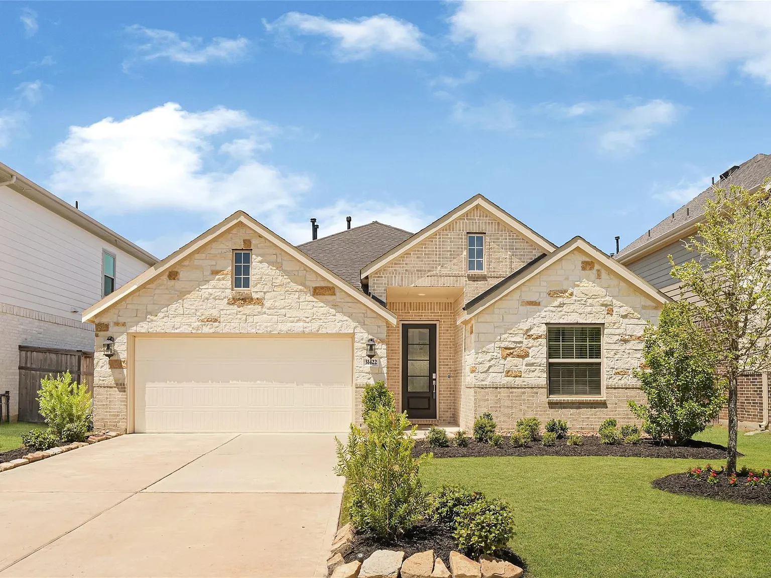 4 bed, 3.0 bath, 2110 sqft, $2,395 — Photo 1
