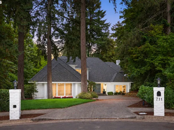 711 Kenola Ct, Lake Oswego, OR 97034